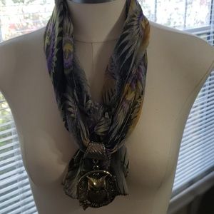 🦉Scarf w/ Owl Pendant🦉